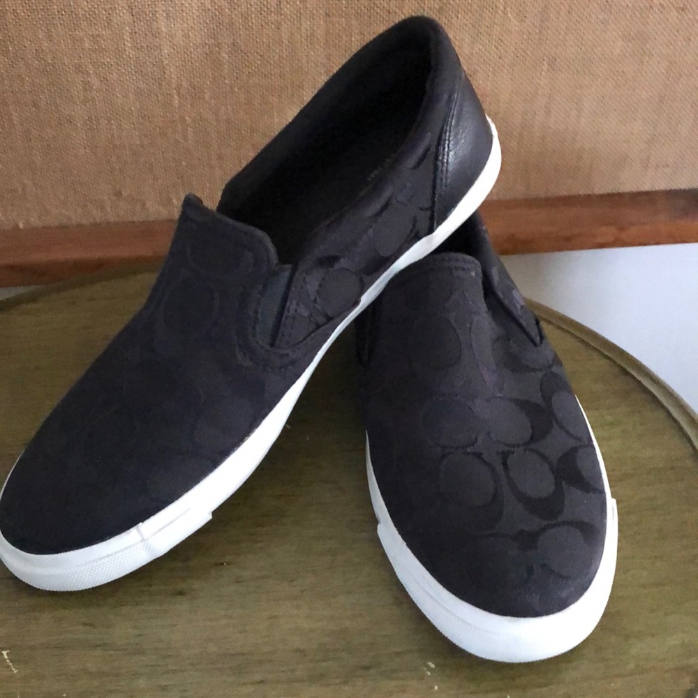 Slip on sneakers